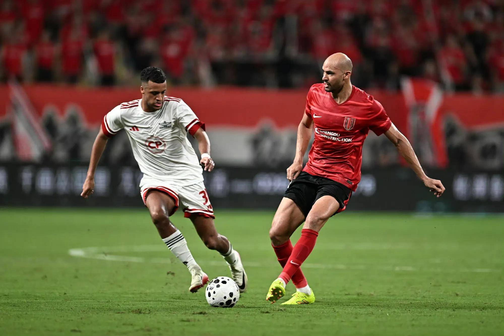 包含赛地聚焦——亚冠冲刺阶段热度飙升，拜仁慕尼黑战术微调，底气十足，赛季目标并未改变的词条