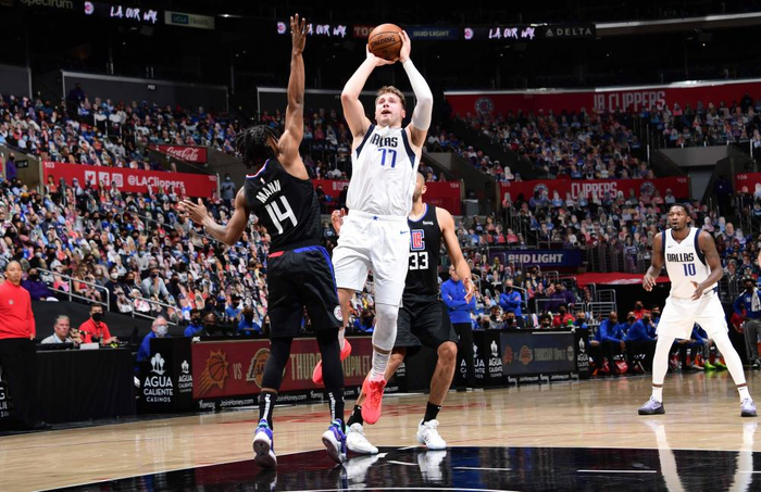 关于这也行？里程碑夜山东男篮外线爆发深圳男篮今晨外线爆发，Ning与80激战独行侠分钟的信息